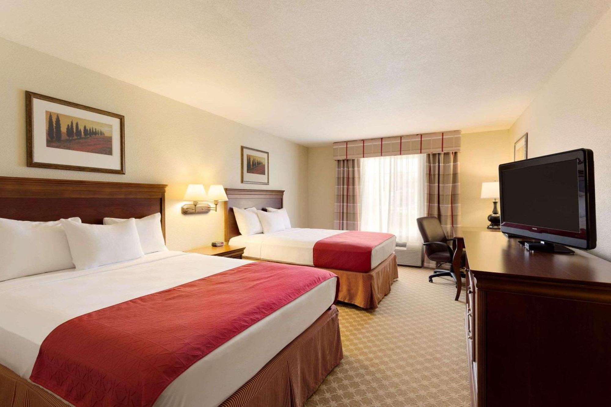 Country Inn & Suites By Radisson, Nevada, Mo Eksteriør bilde