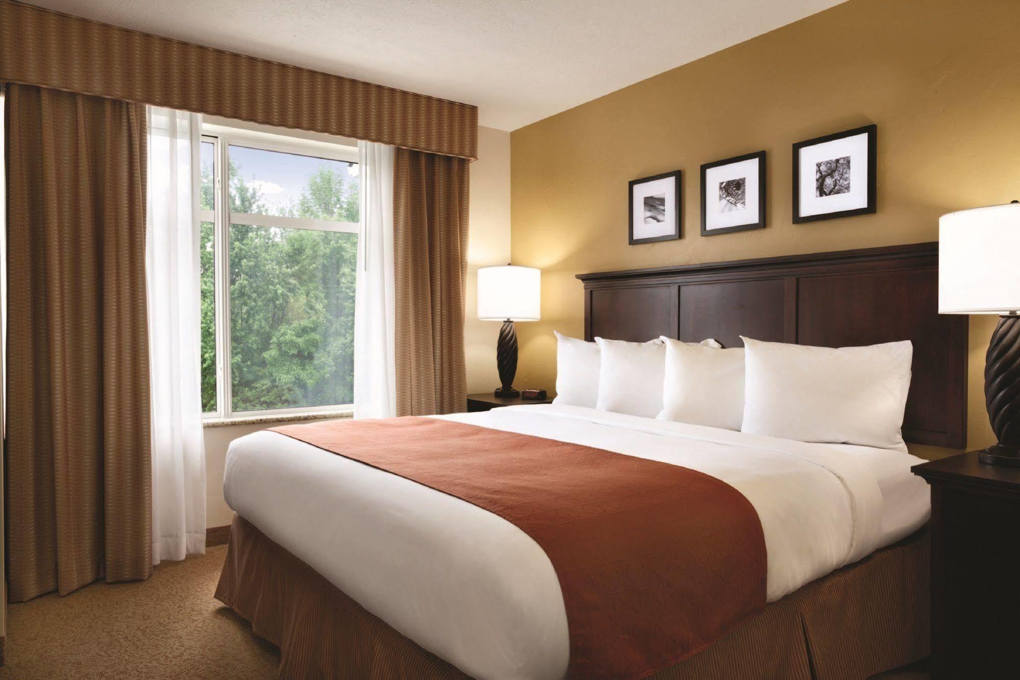 Country Inn & Suites By Radisson, Nevada, Mo Eksteriør bilde